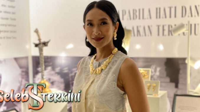 Happy Salma Dengan Brand Perhiasan Tulola