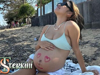 Jennifer Coppen, Kecantikan Baby Bump dalam Bikini Two-Piece